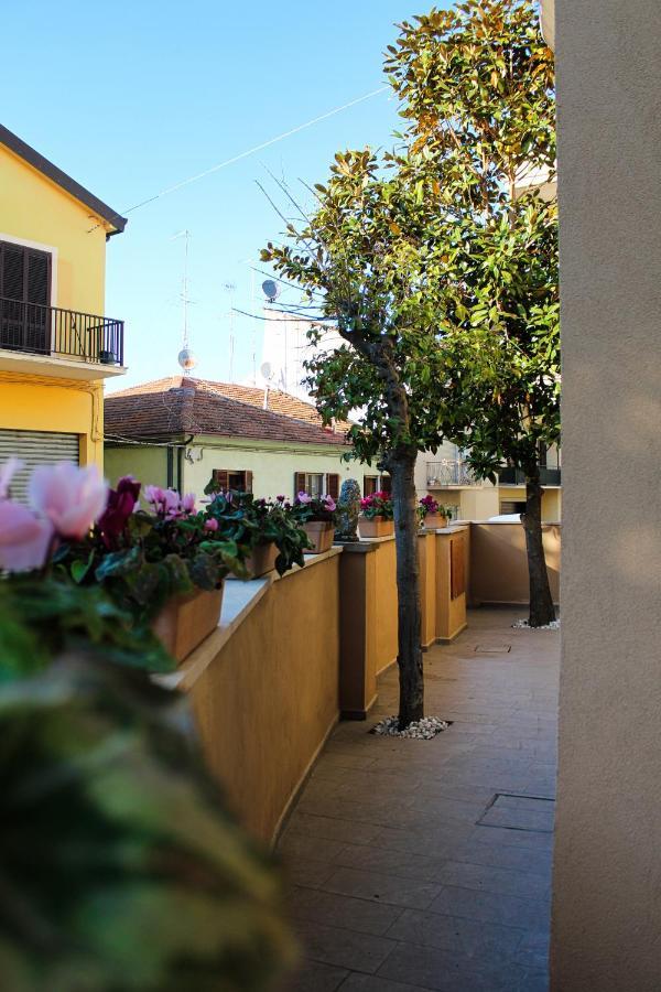 La Casa Di Nonno Giulio Porto SantʼElpidio Exterior foto