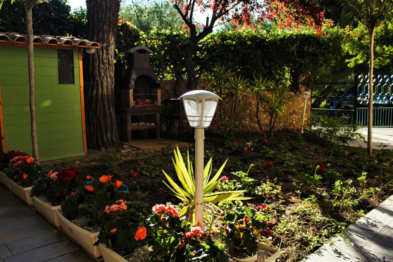 La Casa Di Nonno Giulio Porto SantʼElpidio Exterior foto