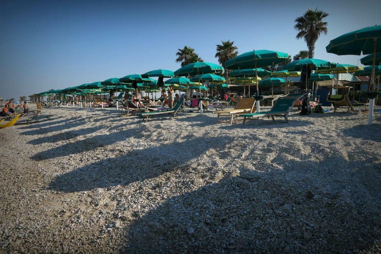 La Casa Di Nonno Giulio Porto SantʼElpidio Exterior foto