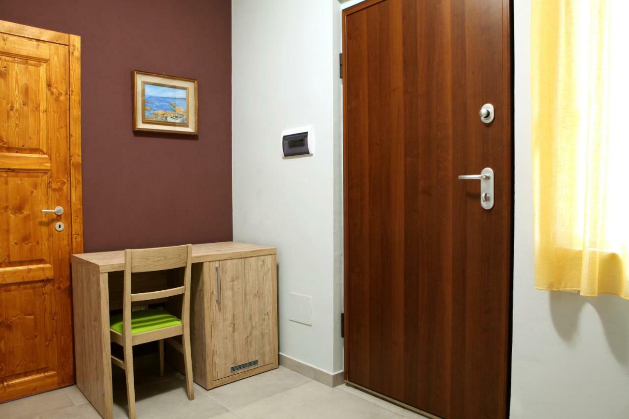 La Casa Di Nonno Giulio Porto SantʼElpidio Exterior foto